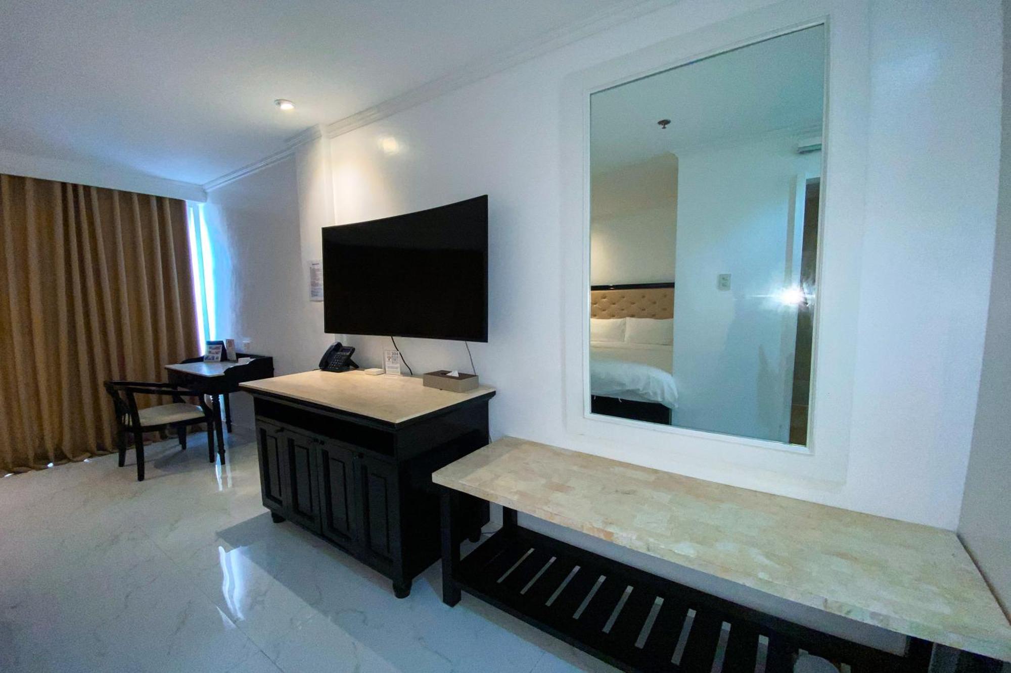 The Mark Resort Cebu Lapu-Lapu City Exterior photo